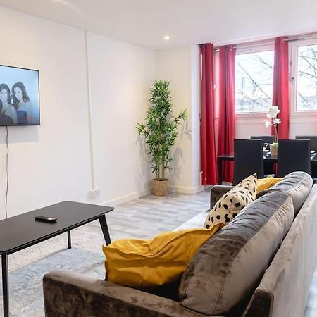 2 Bed With Free Parking Apartment London Bagian luar foto