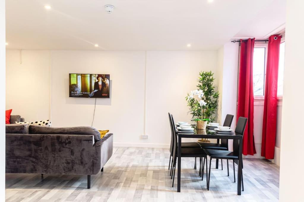 2 Bed With Free Parking Apartment London Bagian luar foto