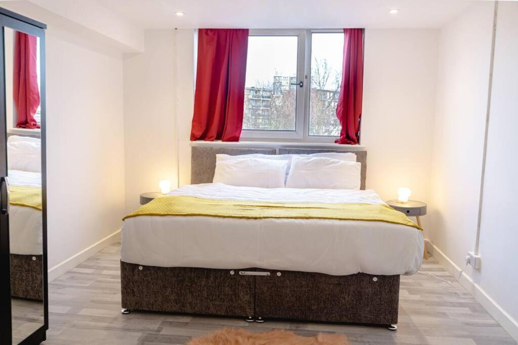2 Bed With Free Parking Apartment London Bagian luar foto