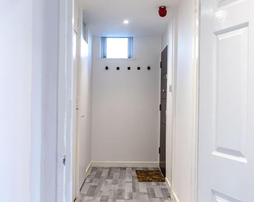 2 Bed With Free Parking Apartment London Bagian luar foto